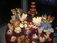 /album/nuestros-productos/vga-1272117471-89531170-3-fuente-cascada-de-chocolate-para-eventos-y-fiestas-mesa-dulce-rosario-planeamiento-de-eventos-1272117471-jpg/